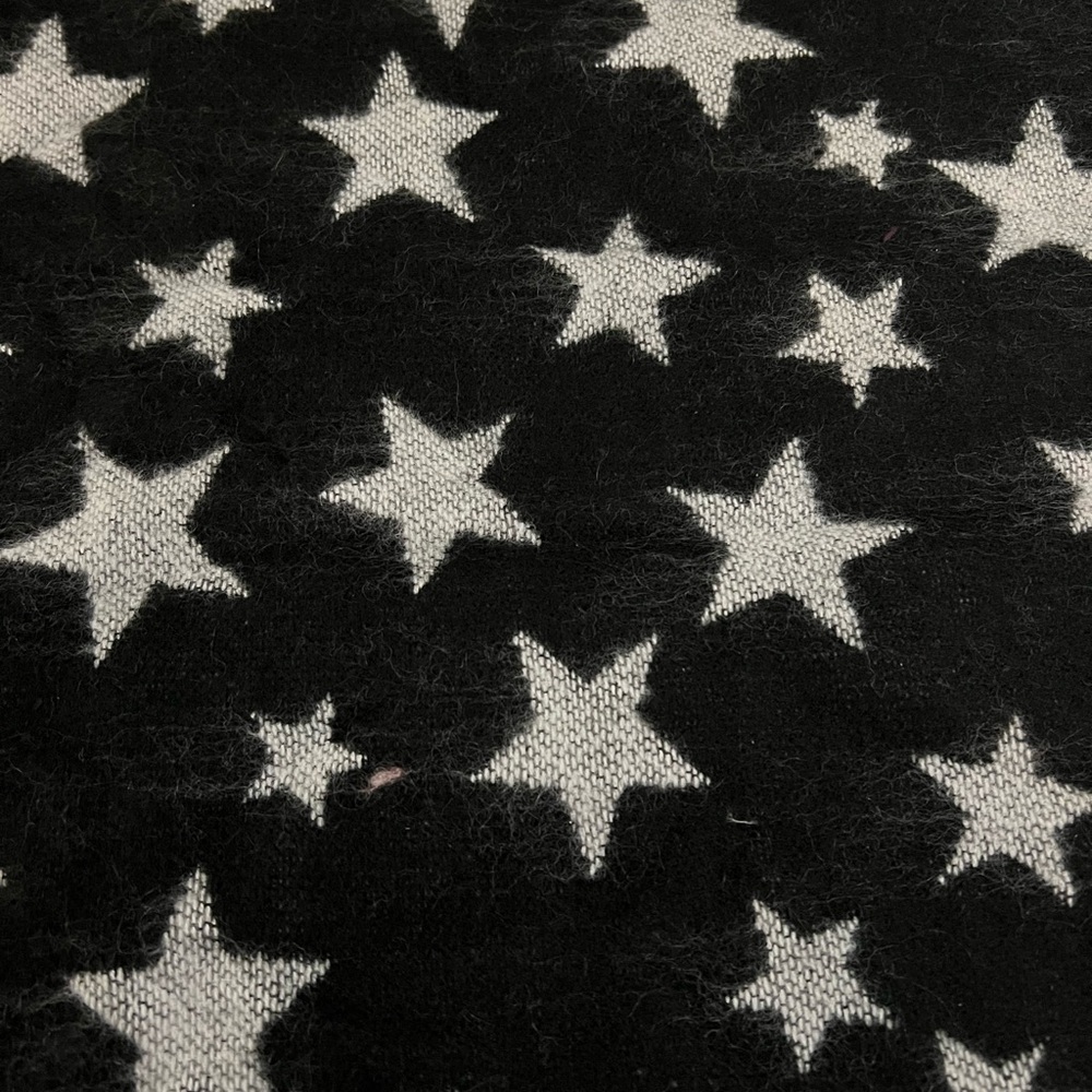 New - STEVE MADDEN Womens Black Jacquard Star Fringed Blanket Scarf - Picture 2 of 6